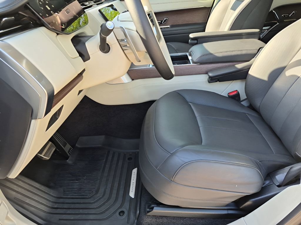 Used 2023 Land Rover Range Rover Autobiography image 32