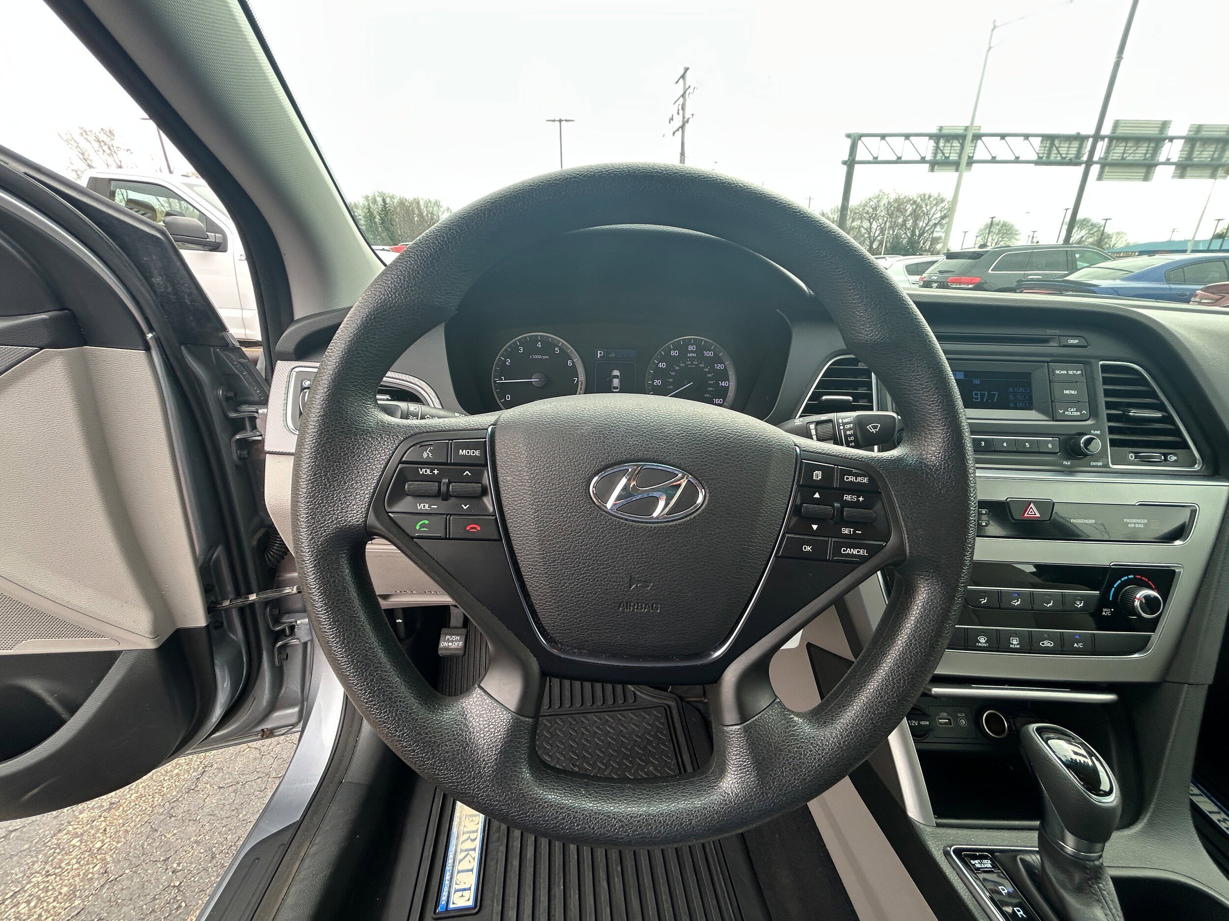 Used 2015 Hyundai Sonata SE FWD image 8