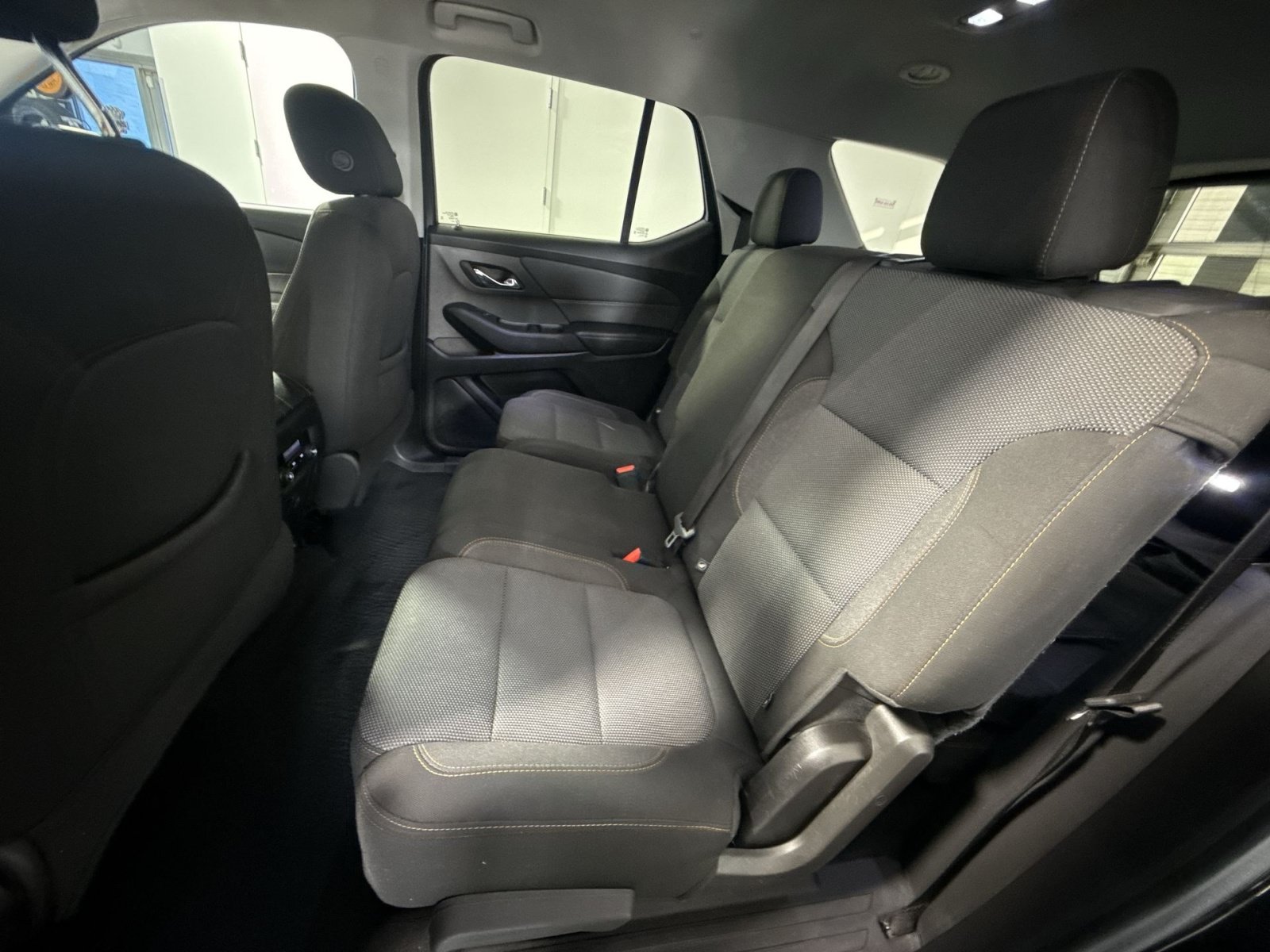 Used 2021 Chevrolet Traverse LS FWD image 25