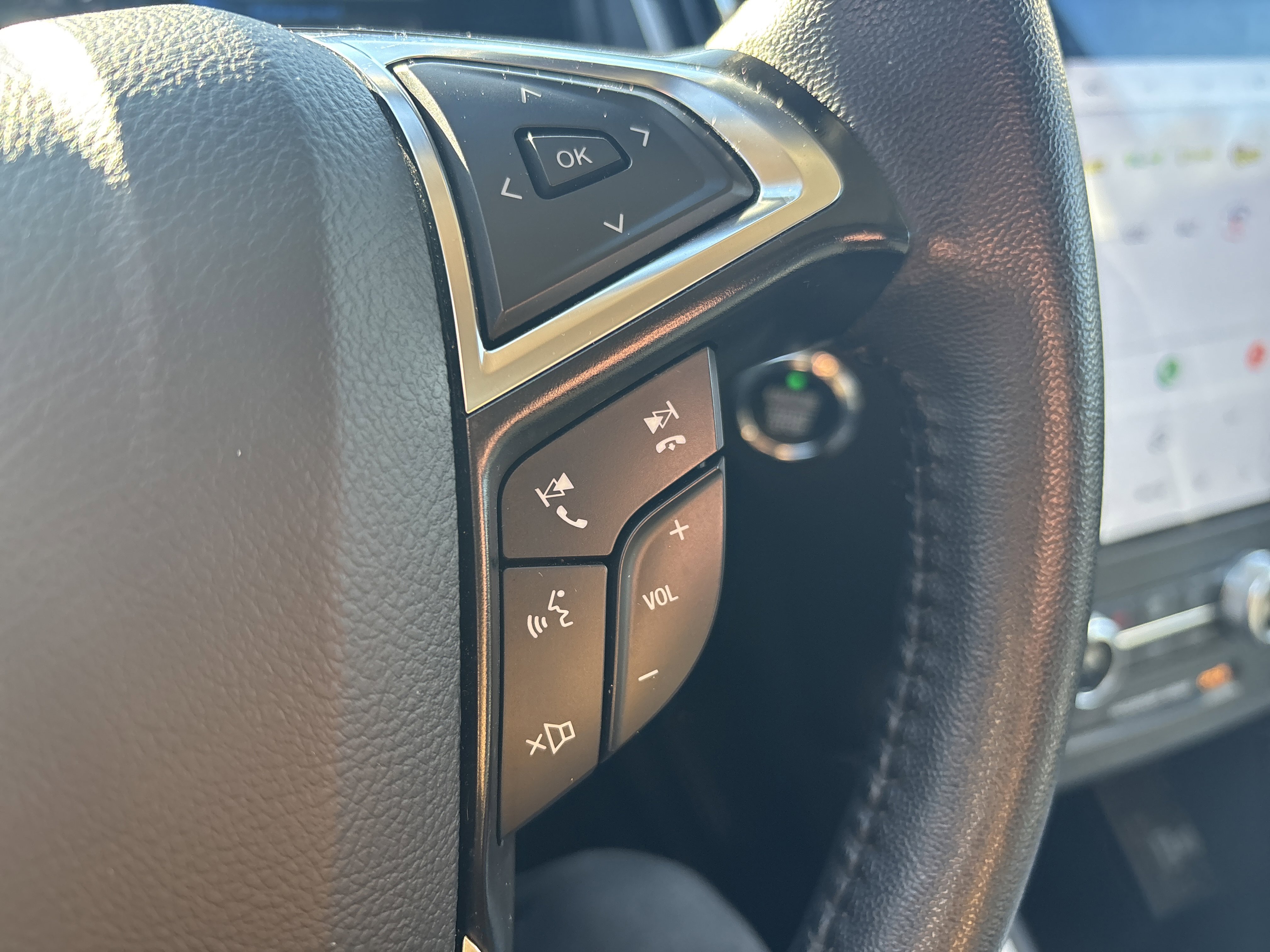 Used 2024 Ford Edge SEL image 20