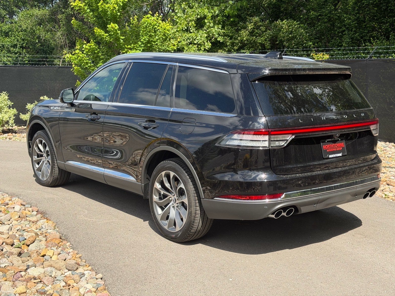 New 2026 Lincoln Aviator Reserve AWD/4WD image 3