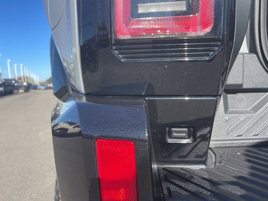 Used 2024 GMC Hummer EV 2X image 32