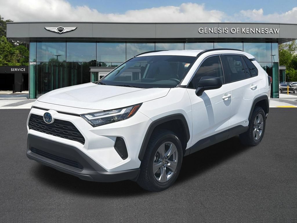 Used 2024 Toyota RAV4 LE AWD/4WD image 3