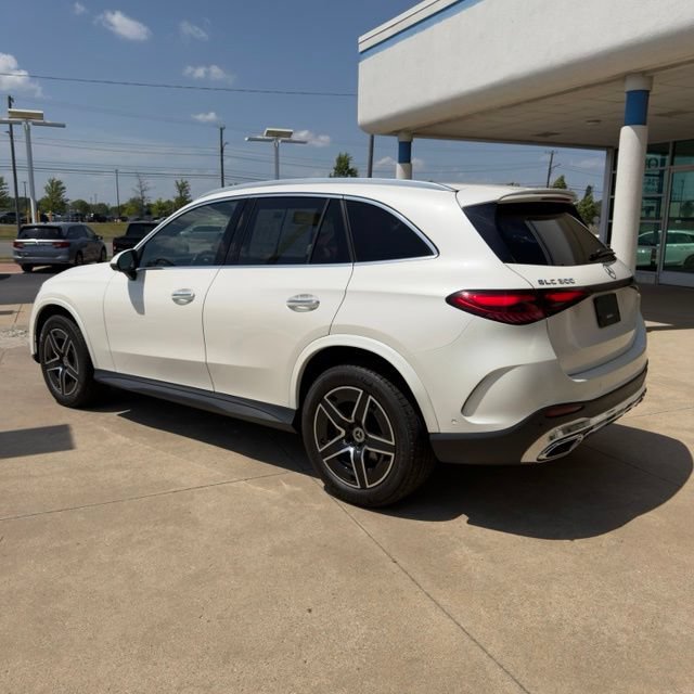 Used 2023 Mercedes-Benz GLC 300 4MATIC image 3