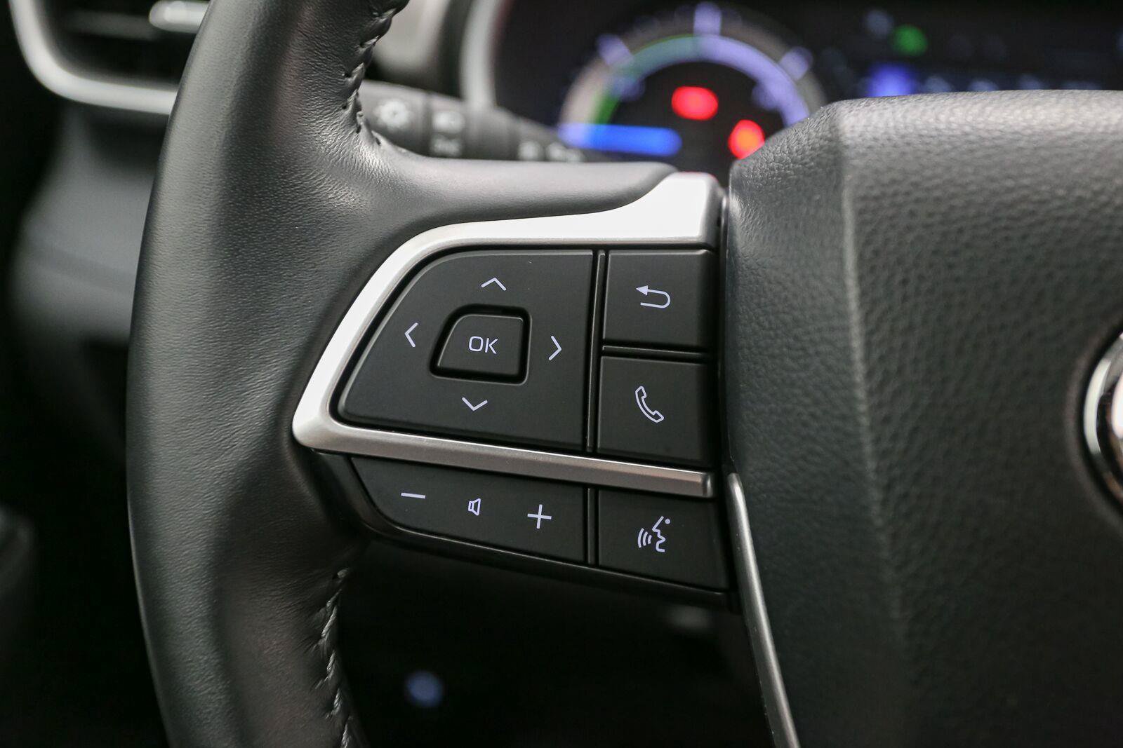 Used 2023 Toyota Highlander XLE AWD/4WD image 37