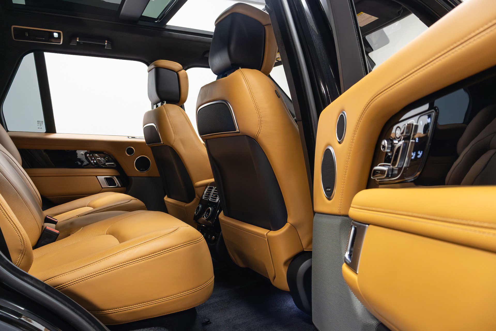 Used 2022 Land Rover Range Rover Autobiography image 73