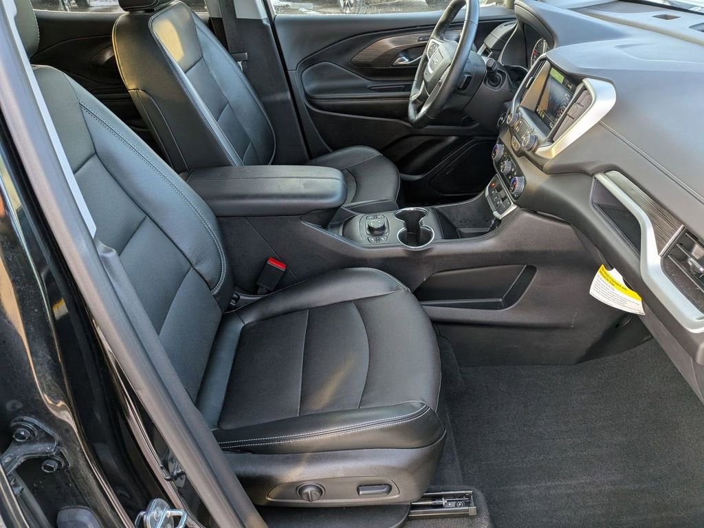 Used 2023 GMC Terrain SLT w/ Elevation Edition image 30