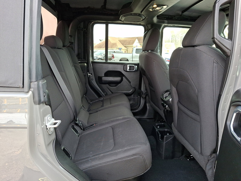 Used 2022 Jeep Gladiator Willys image 14