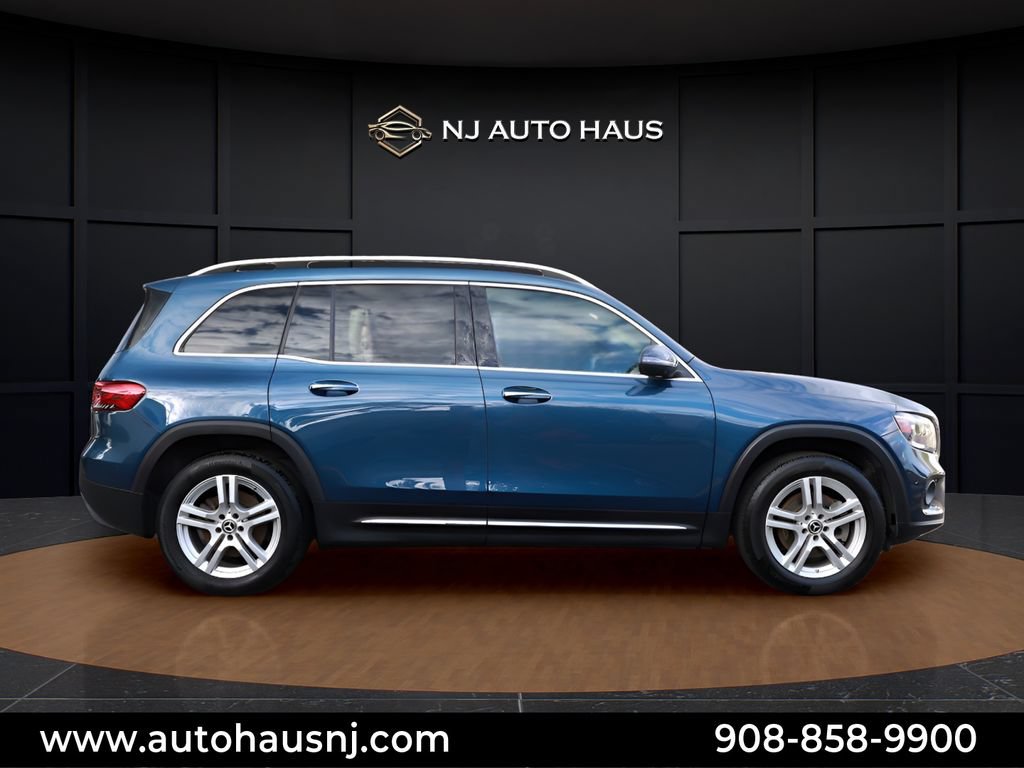 Used 2023 Mercedes-Benz GLB 250 4MATIC w/ Premium Package image 15