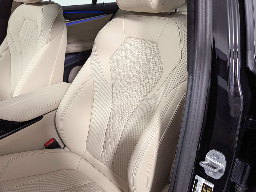 Used 2023 BMW 530i xDrive w/ Premium Package AWD/4WD image 17