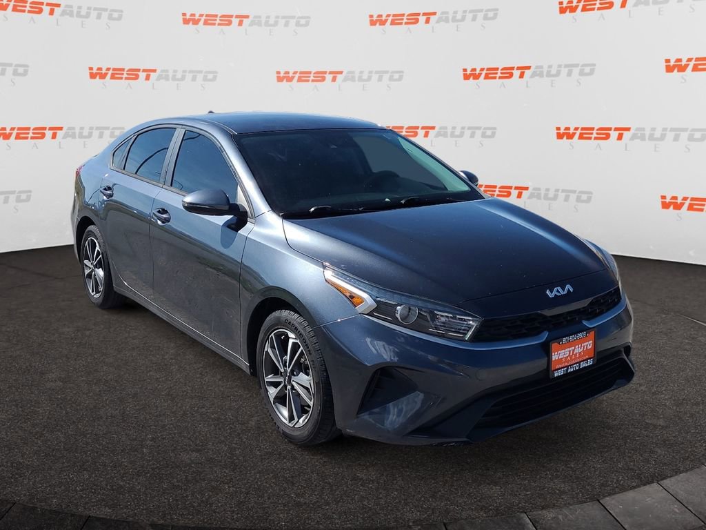 Used 2022 Kia Forte LXS w/ LXS Technology Package FWD image 7