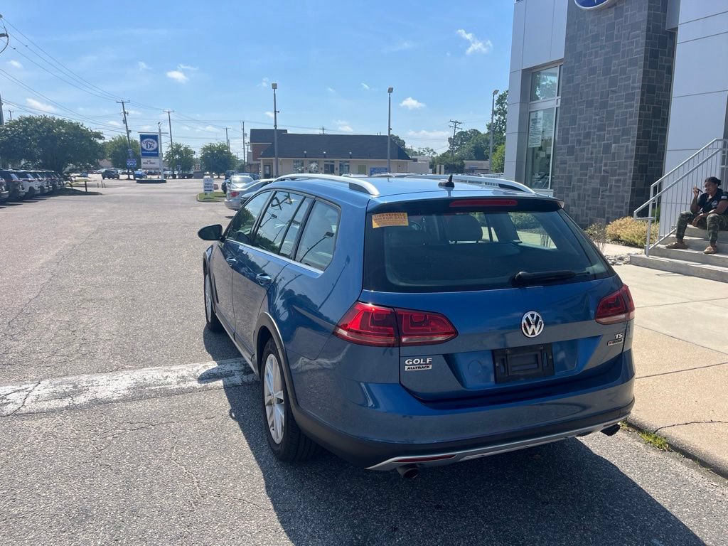 Used 2017 Volkswagen Golf Alltrack AWD/4WD image 6