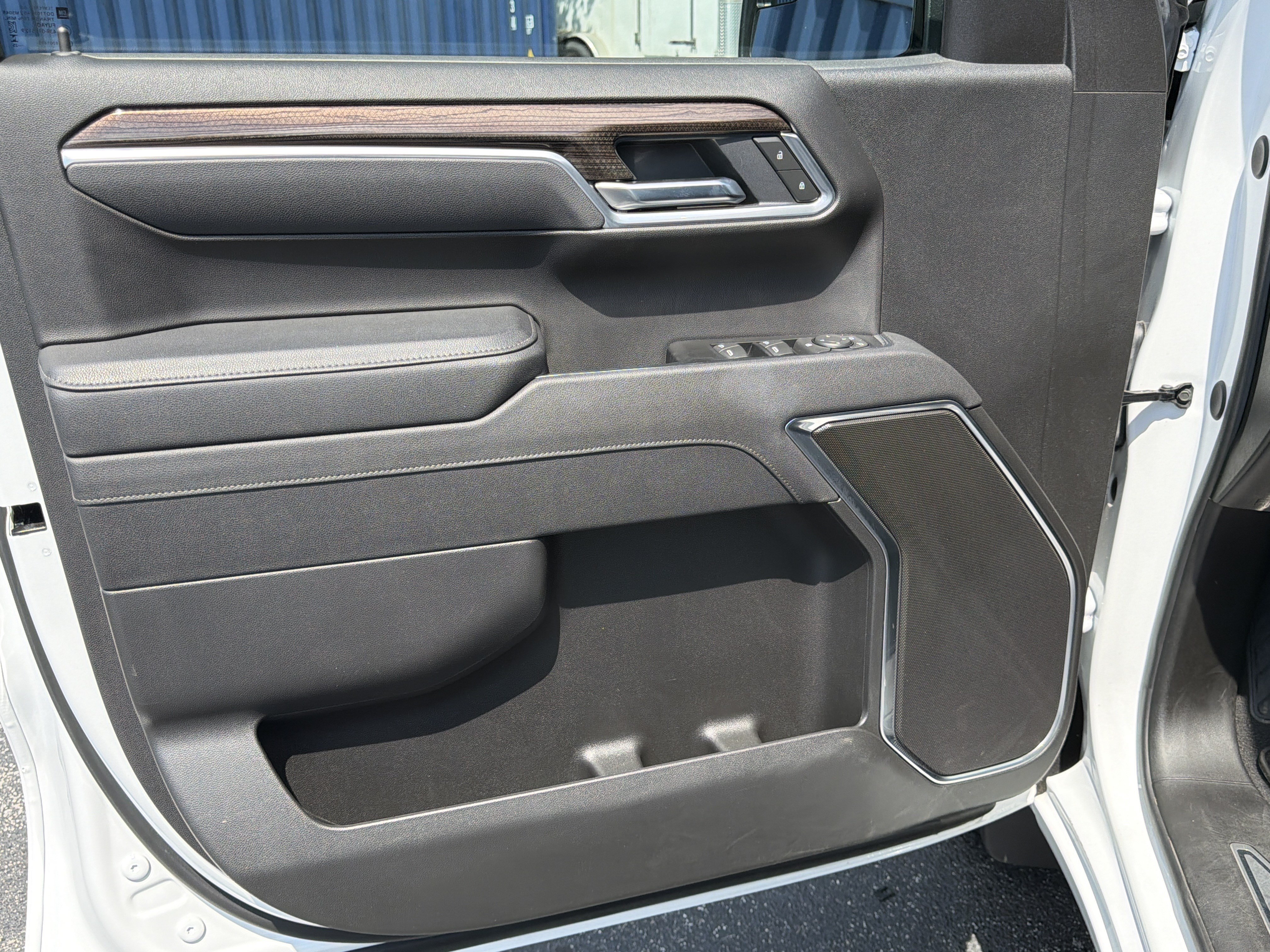 Used 2025 Chevrolet Silverado 1500 LT RWD image 10
