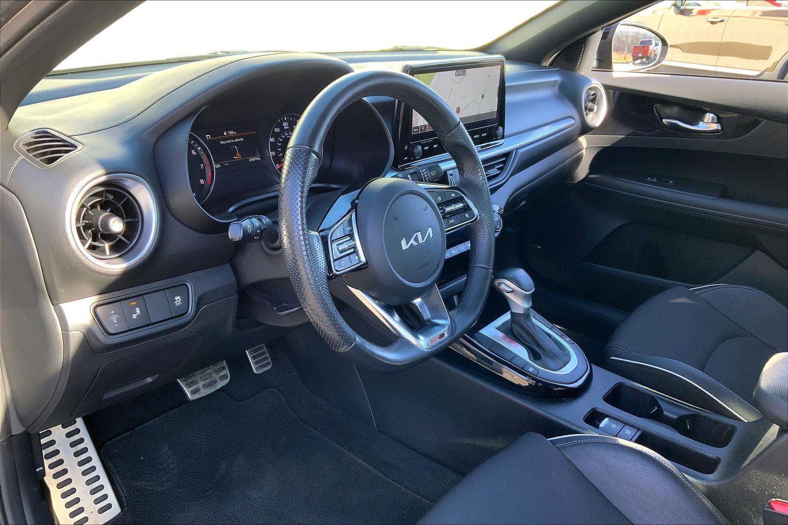 Used 2024 Kia Forte GT-Line w/ GT-Line Premium Package image 13