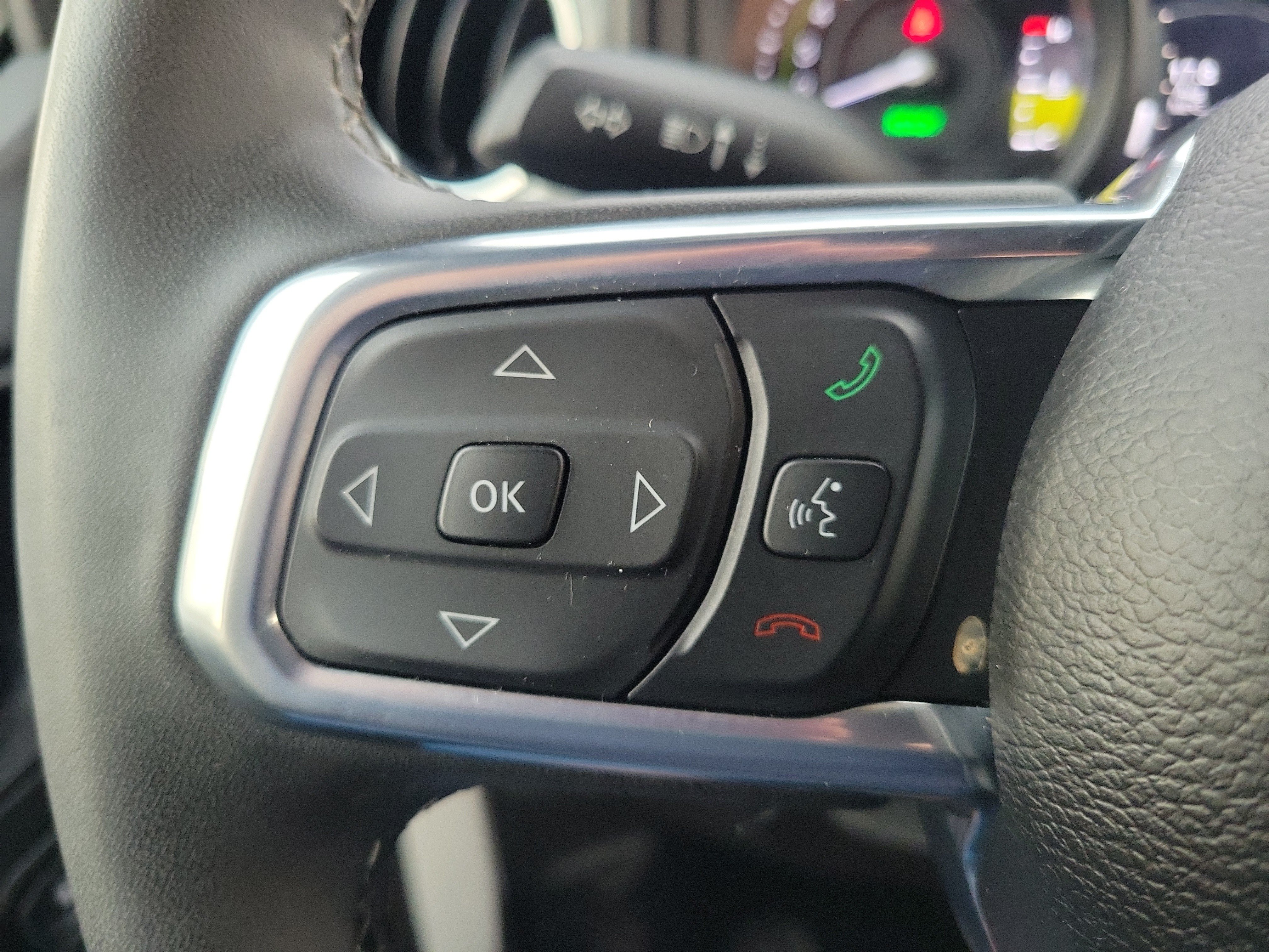 Used 2025 Jeep Wrangler Unlimited Sahara w/ Safety Group AWD/4WD image 16