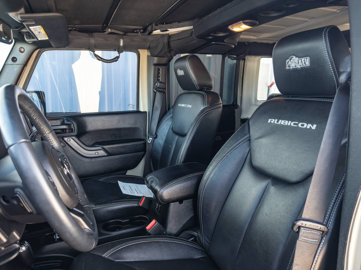 Used 2017 Jeep Wrangler Unlimited Rubicon w/ Cold Weather Group AWD/4WD image 7