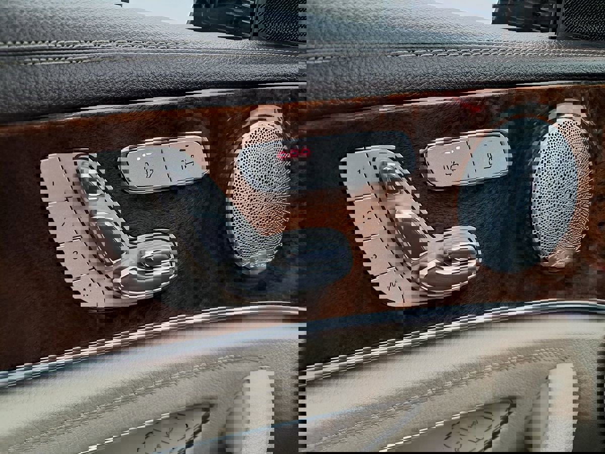 Used 2018 Mercedes-Benz E 300 4MATIC image 11