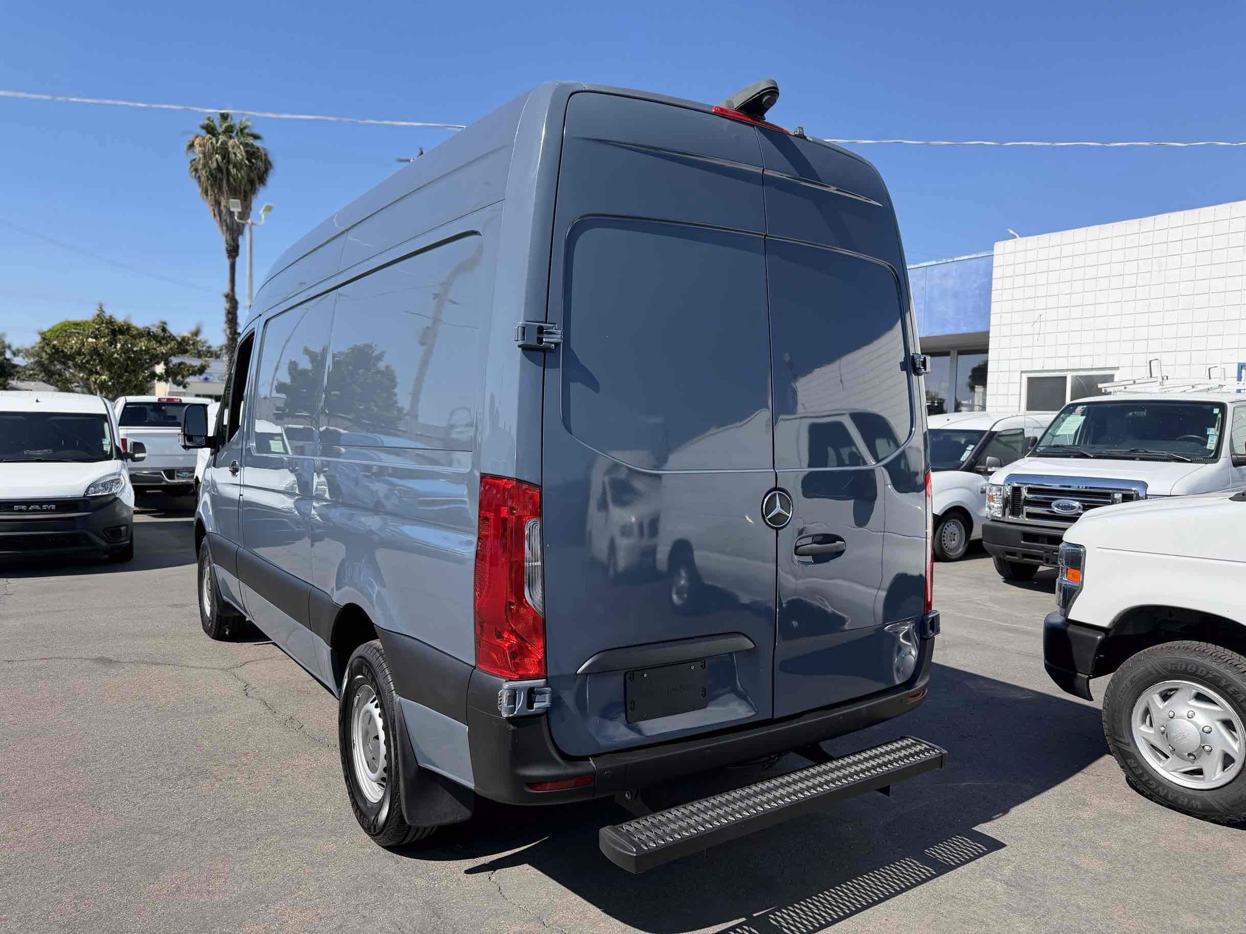 Used 2019 Mercedes-Benz Sprinter 144 image 3