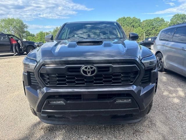 Used 2024 Toyota Tacoma TRD Sport AWD/4WD image 2