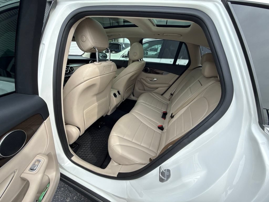 Used 2019 Mercedes-Benz GLC 300 image 8