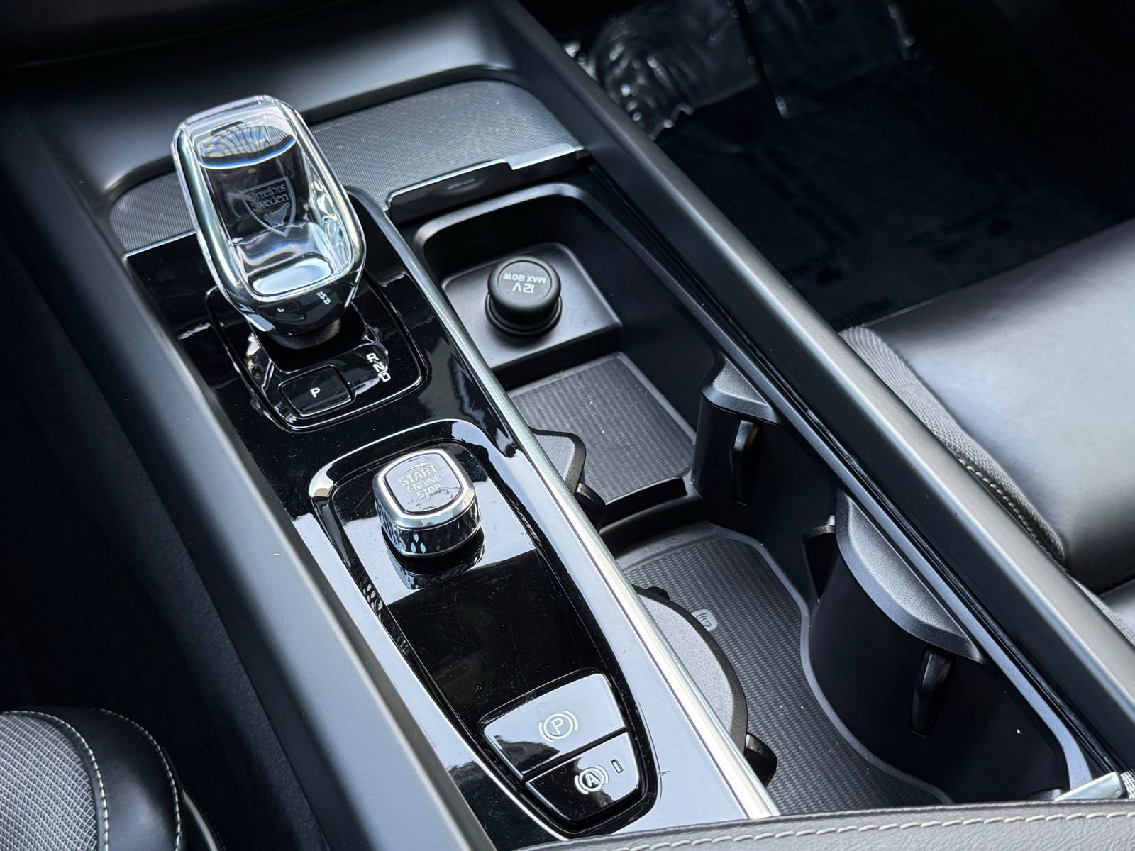 Used 2024 Volvo XC60 T8 Polestar image 29