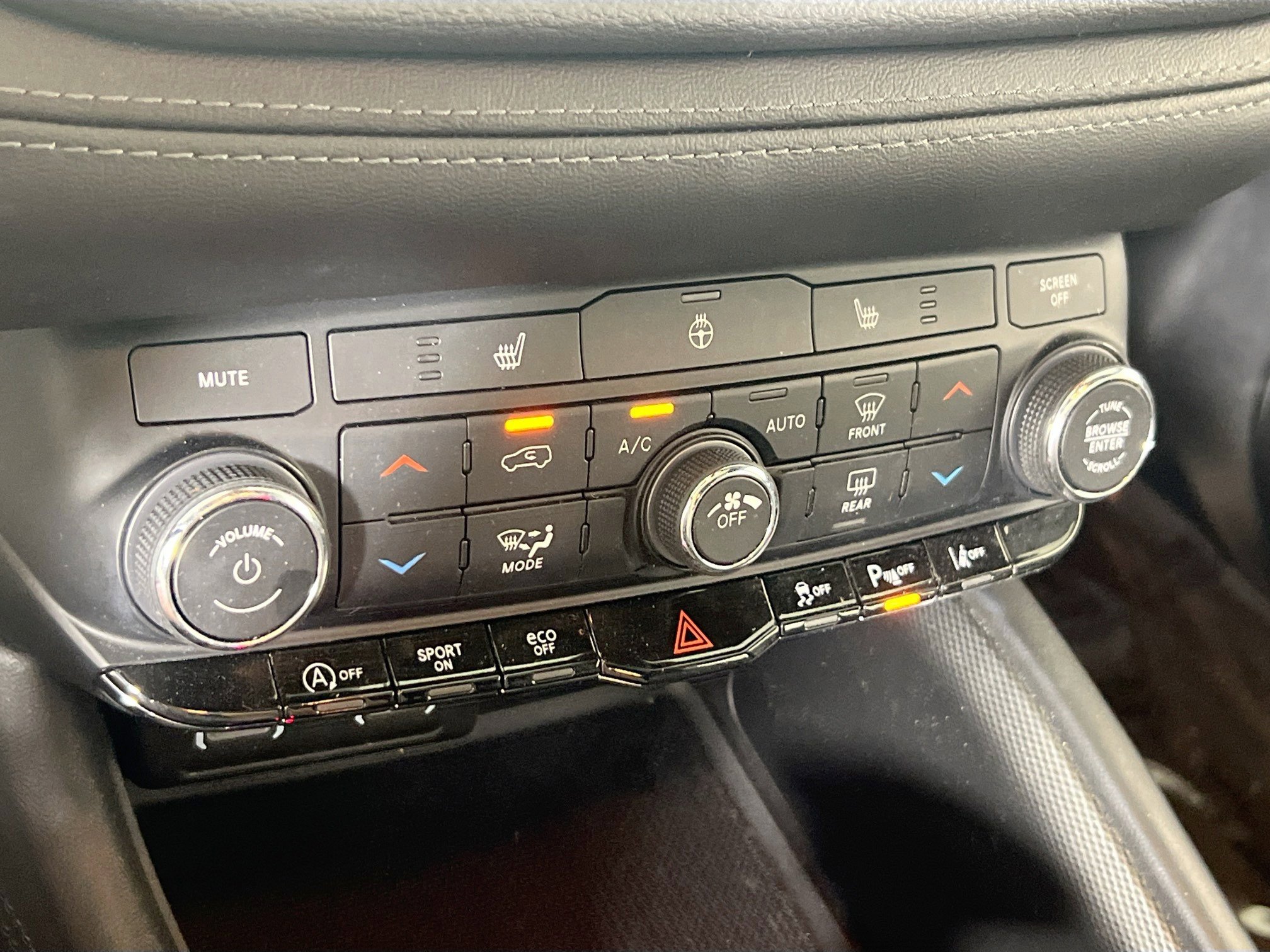 Used 2022 Dodge Durango GT image 13