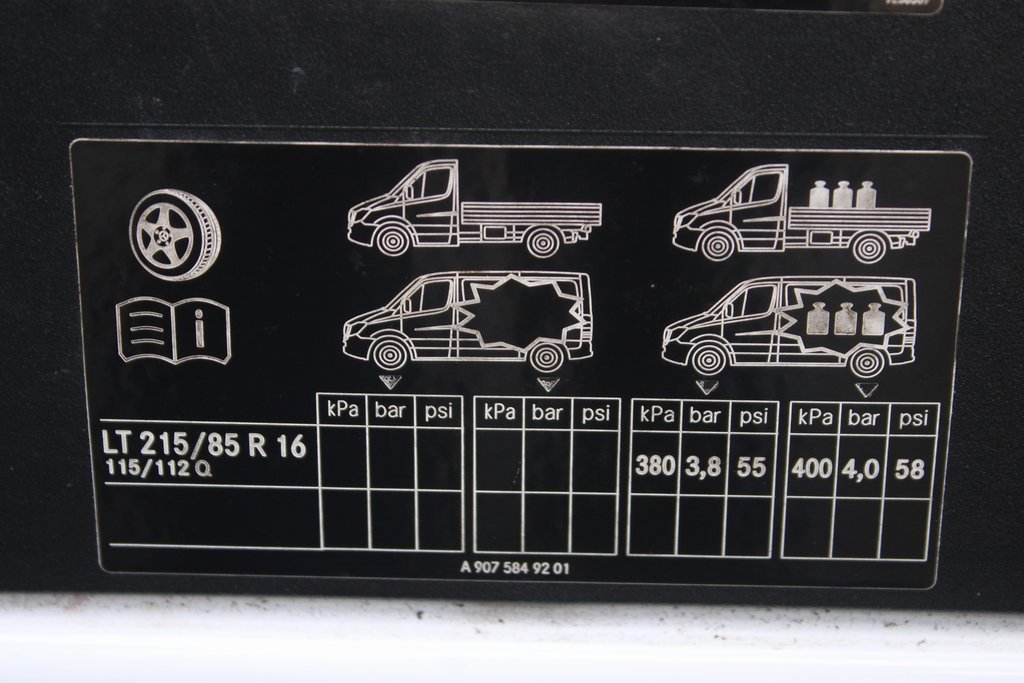 Used 2019 Mercedes-Benz Sprinter 144 Cargo image 36