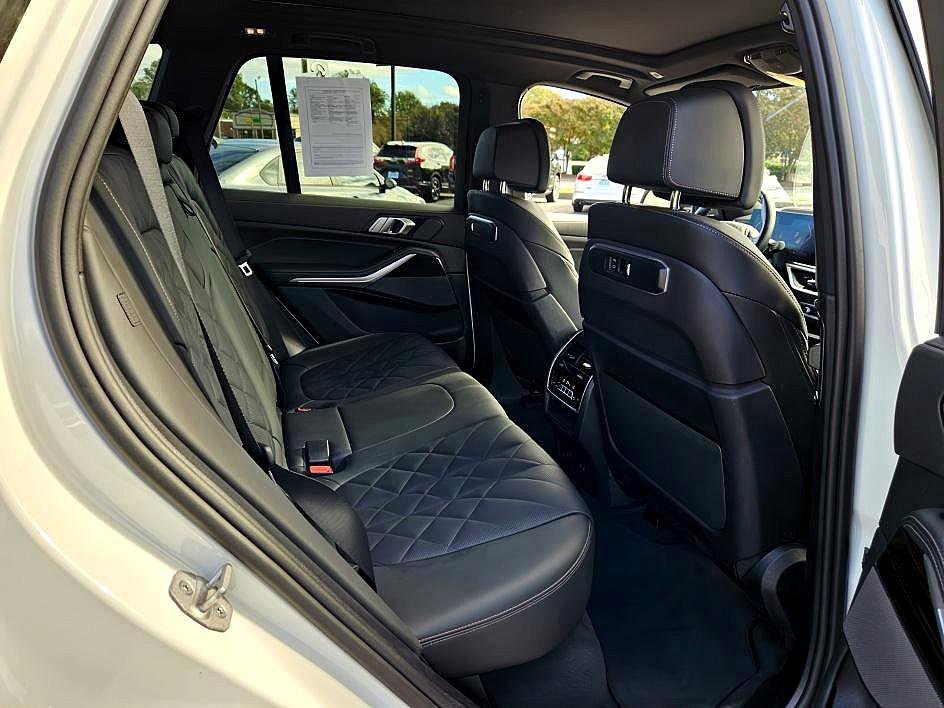 Used 2024 BMW X5 xDrive50e image 15