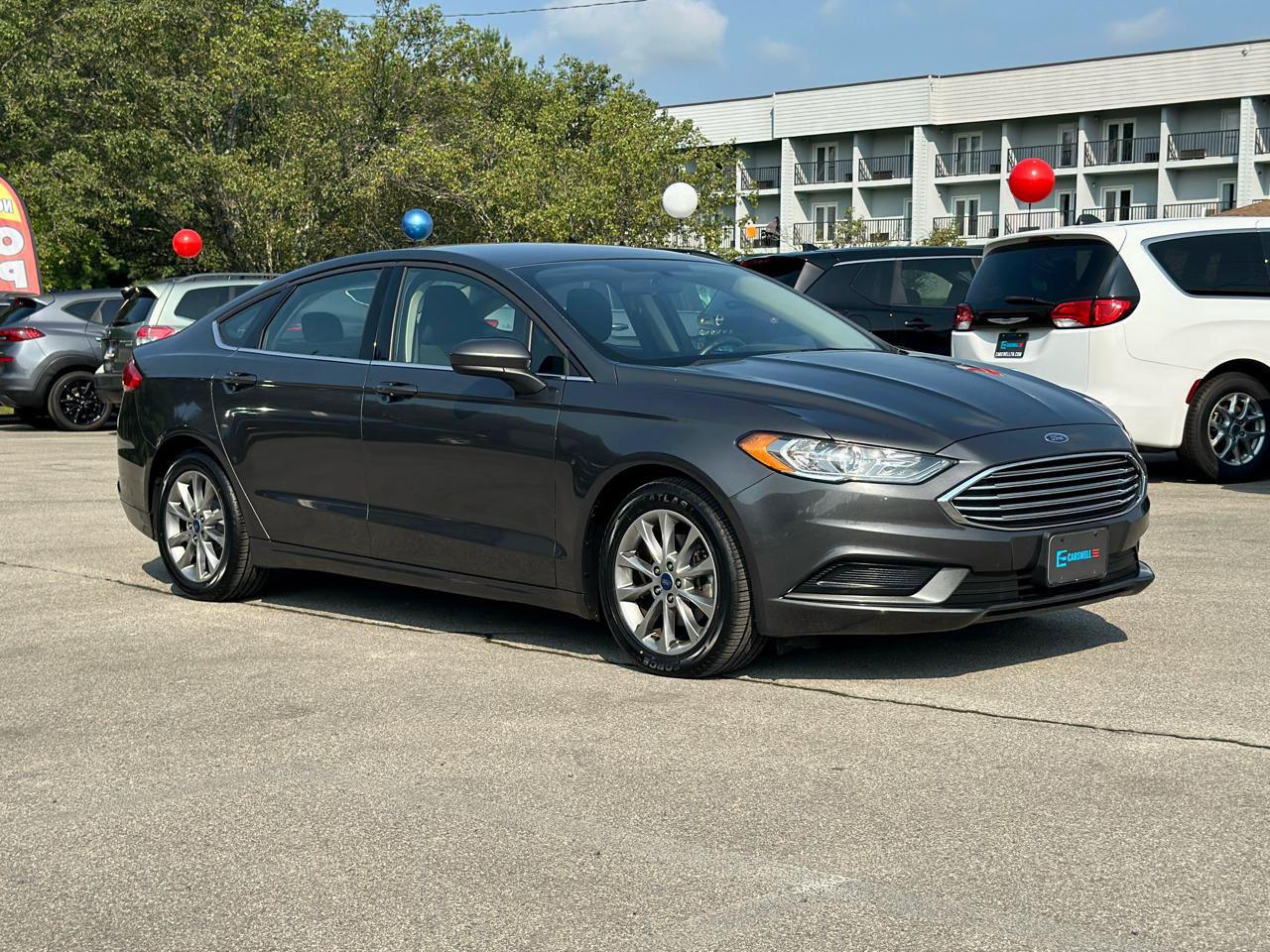 Used 2017 Ford Fusion SE w/ Fusion SE Technology Package FWD image 17