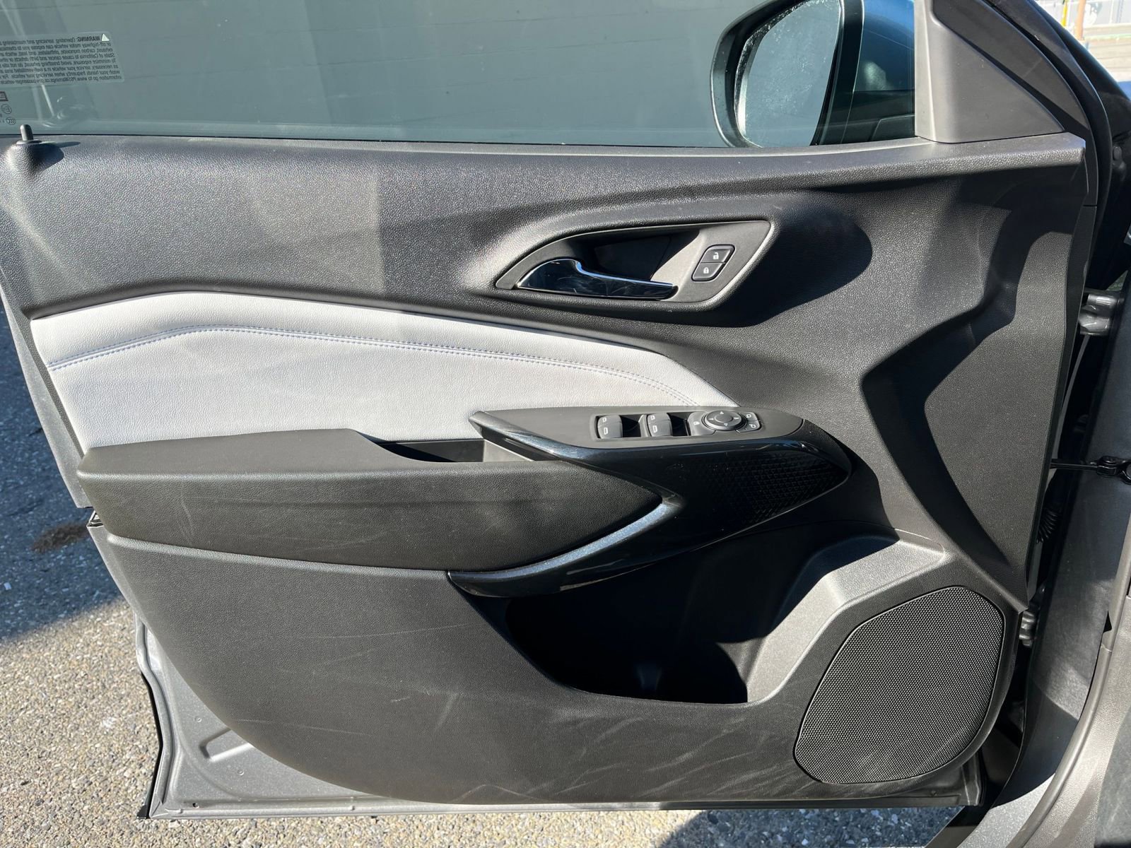 Used 2025 Chevrolet Trax LT image 20