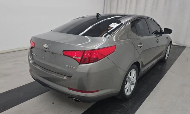 Used 2013 Kia Optima EX w/ Premium Pkg image 2