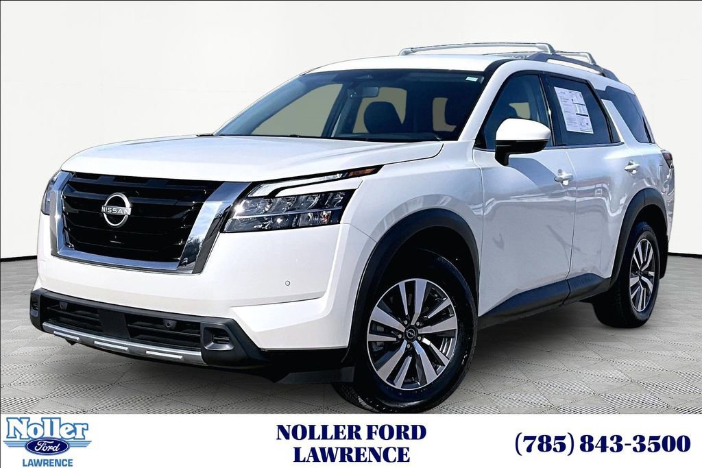 Used 2024 Nissan Pathfinder SL FWD image 1