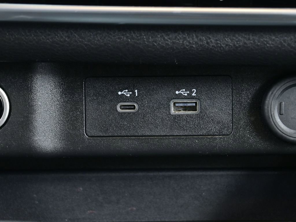 Used 2023 Nissan Rogue SV image 8