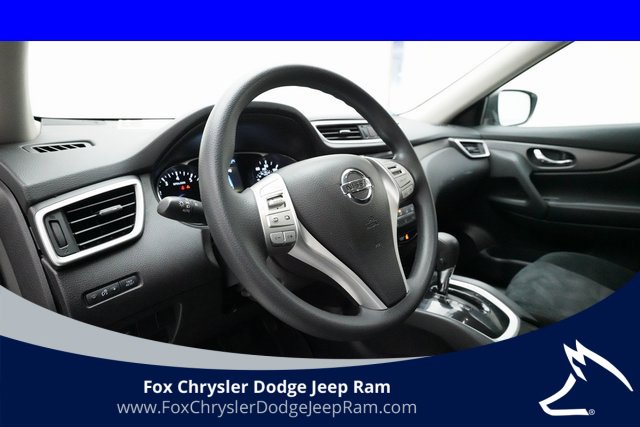 Used 2016 Nissan Rogue SV image 8