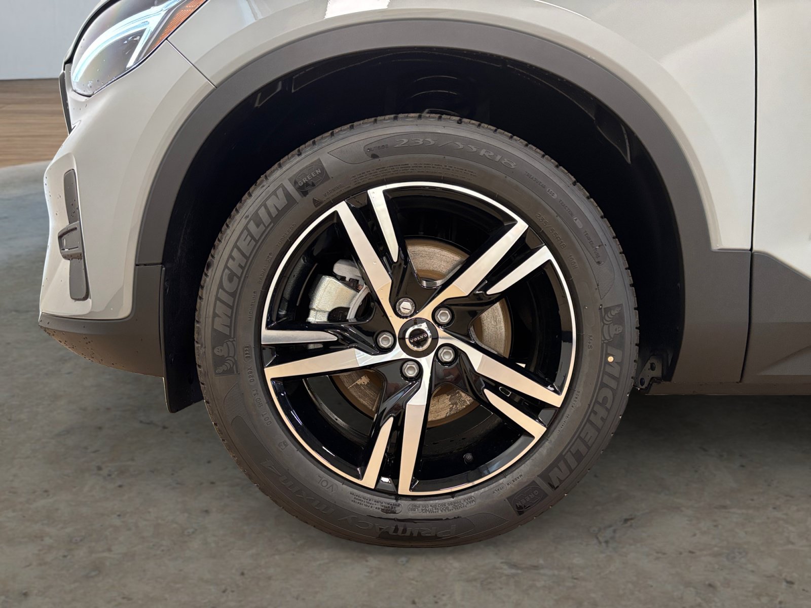 New 2026 Volvo XC40 B5 Core w/ Protection Package Premier AWD/4WD image 43