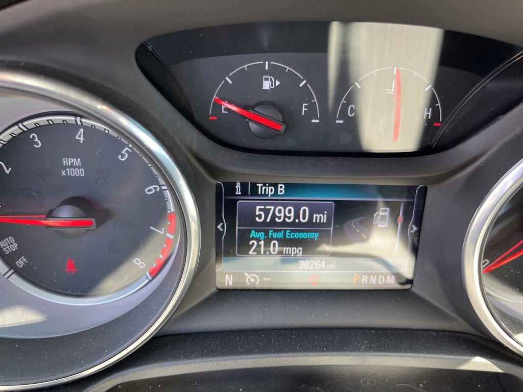 Used 2018 Buick Regal Preferred w/ Sights and Sounds Package AWD/4WD image 11