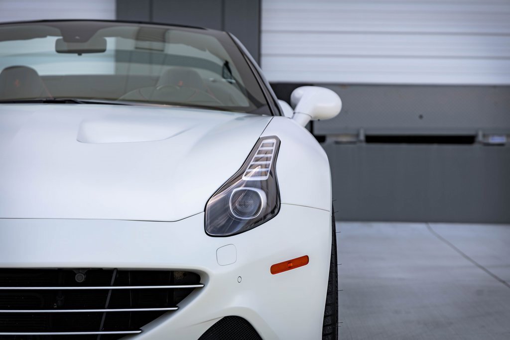 Used 2016 Ferrari California T image 40