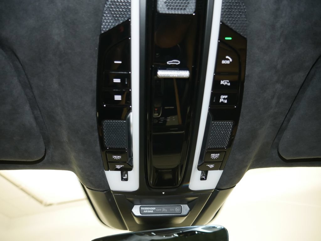 Certified 2023 Porsche Cayenne GTS AWD/4WD image 41