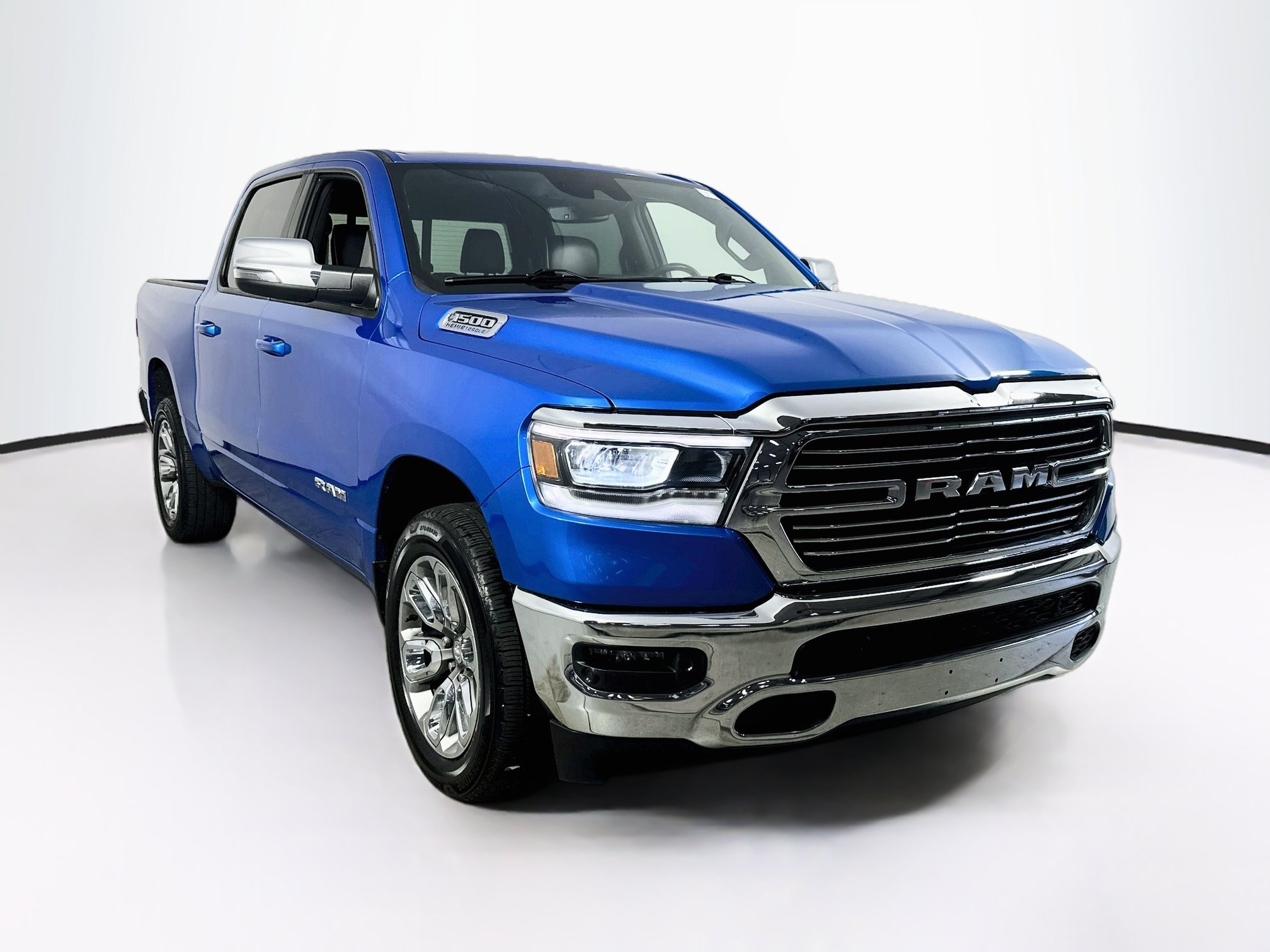 Used 2023 RAM 1500 Laramie AWD/4WD image 3