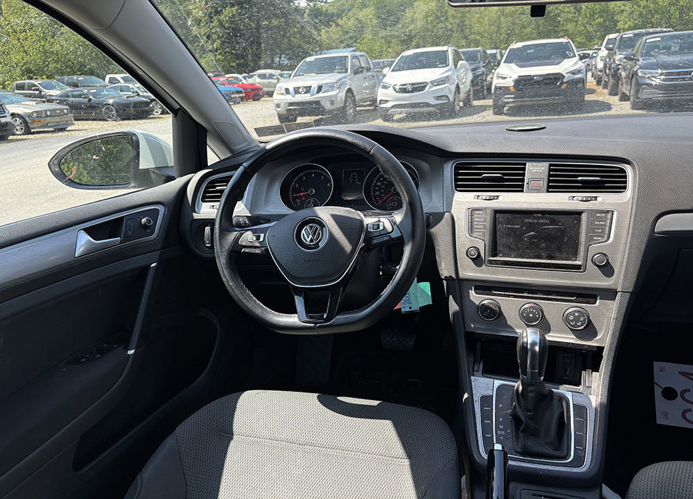 Used 2016 Volkswagen Golf S FWD image 5