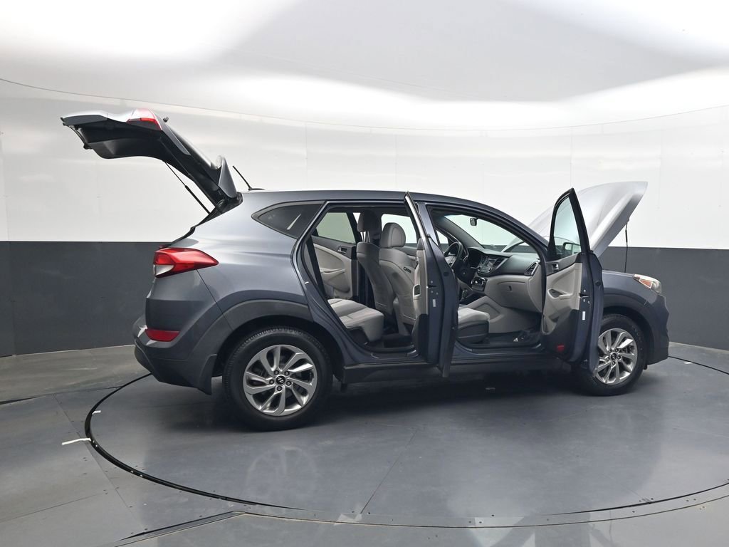 Used 2017 Hyundai Tucson SE image 32