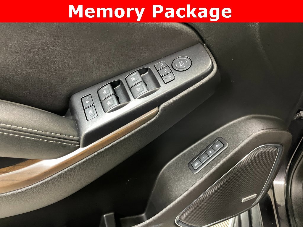 Used 2018 GMC Yukon Denali image 12