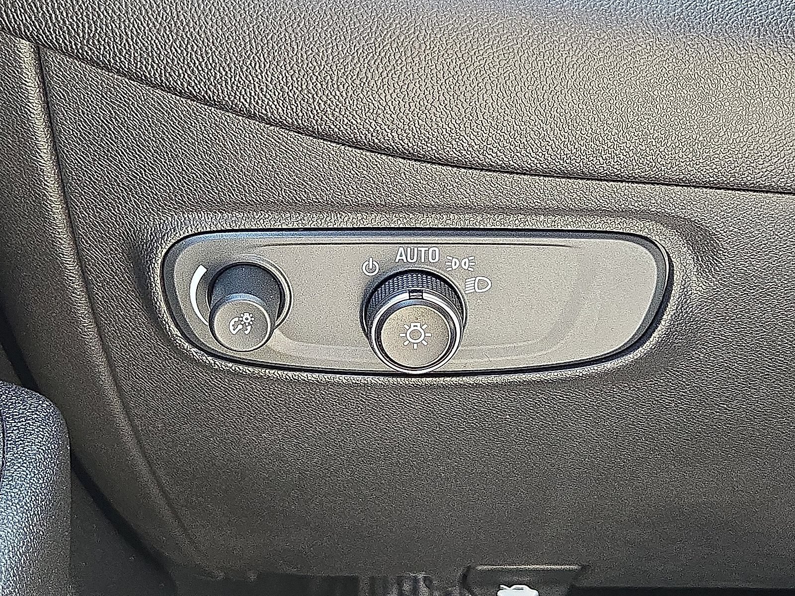 Used 2022 Chevrolet Equinox LT FWD image 26