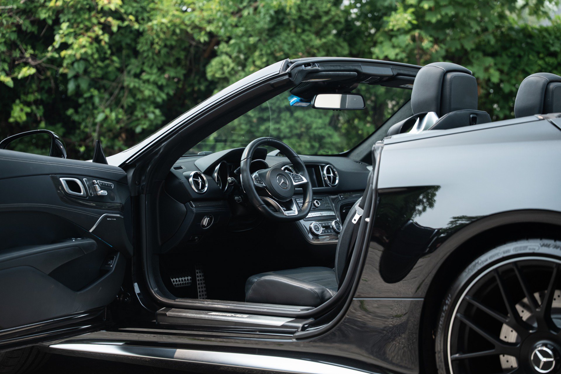 Used 2017 Mercedes-Benz SL 63 AMG image 15
