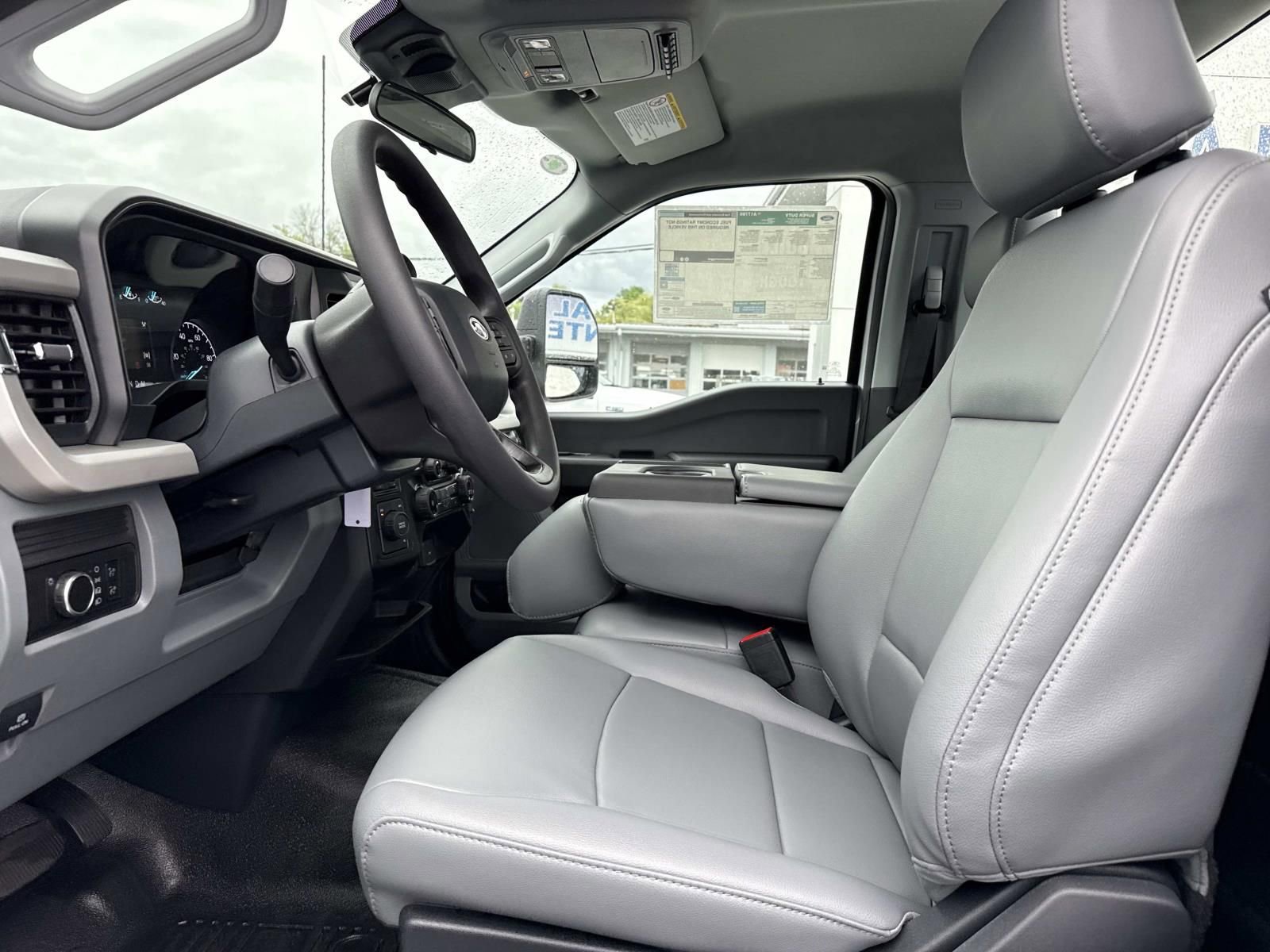 New 2026 Ford F550 4x4 Regular Cab Super Duty image 10