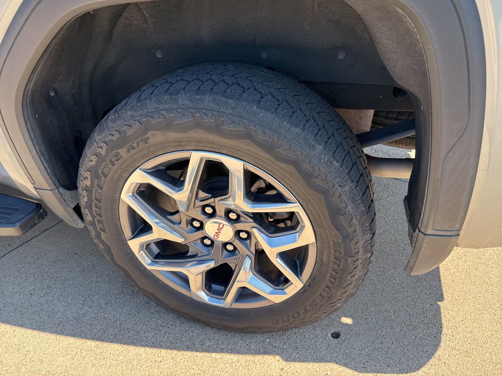 Used 2023 GMC Sierra 1500 SLT image 12