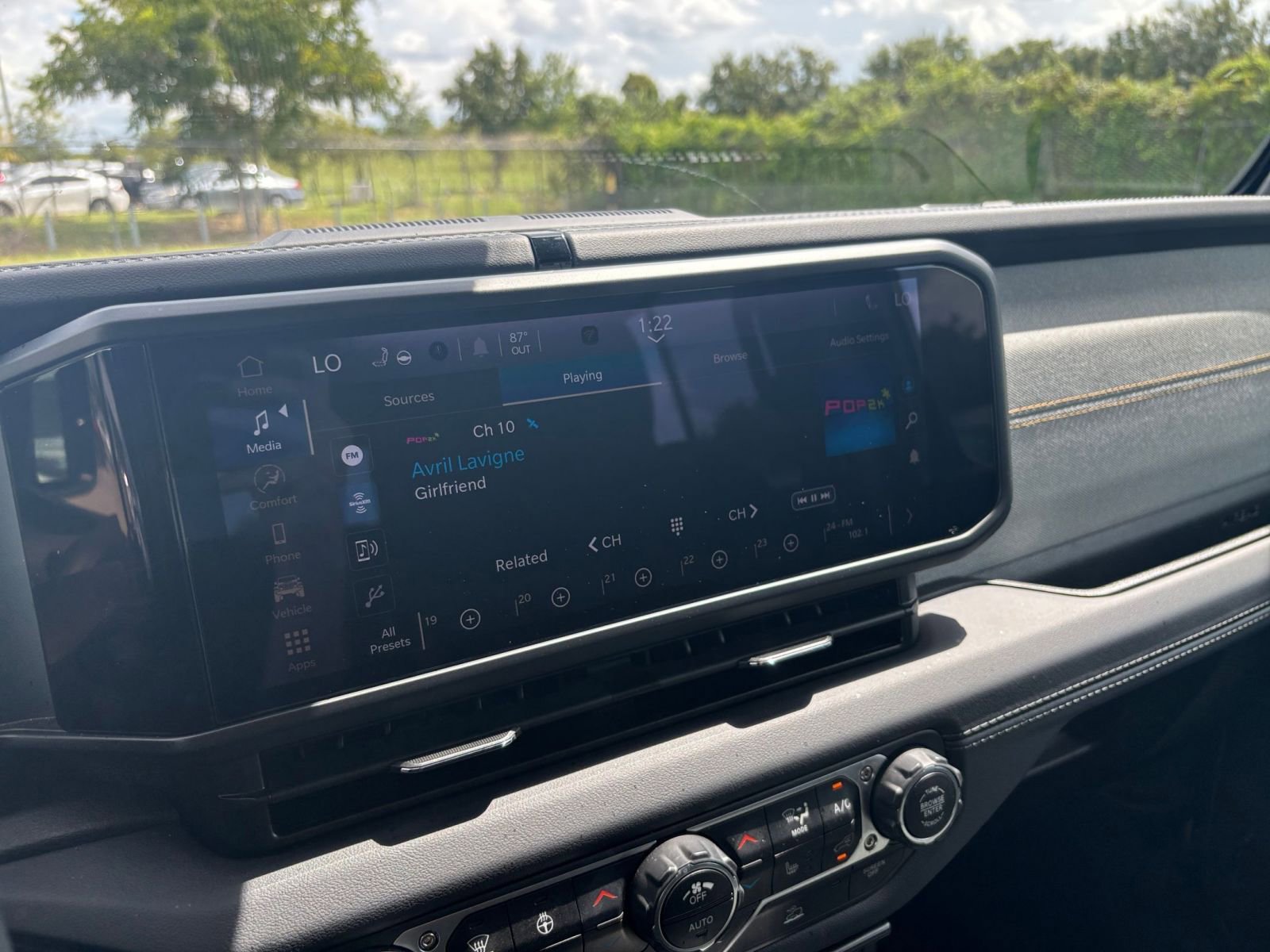 Used 2025 Jeep Wrangler Sahara image 21