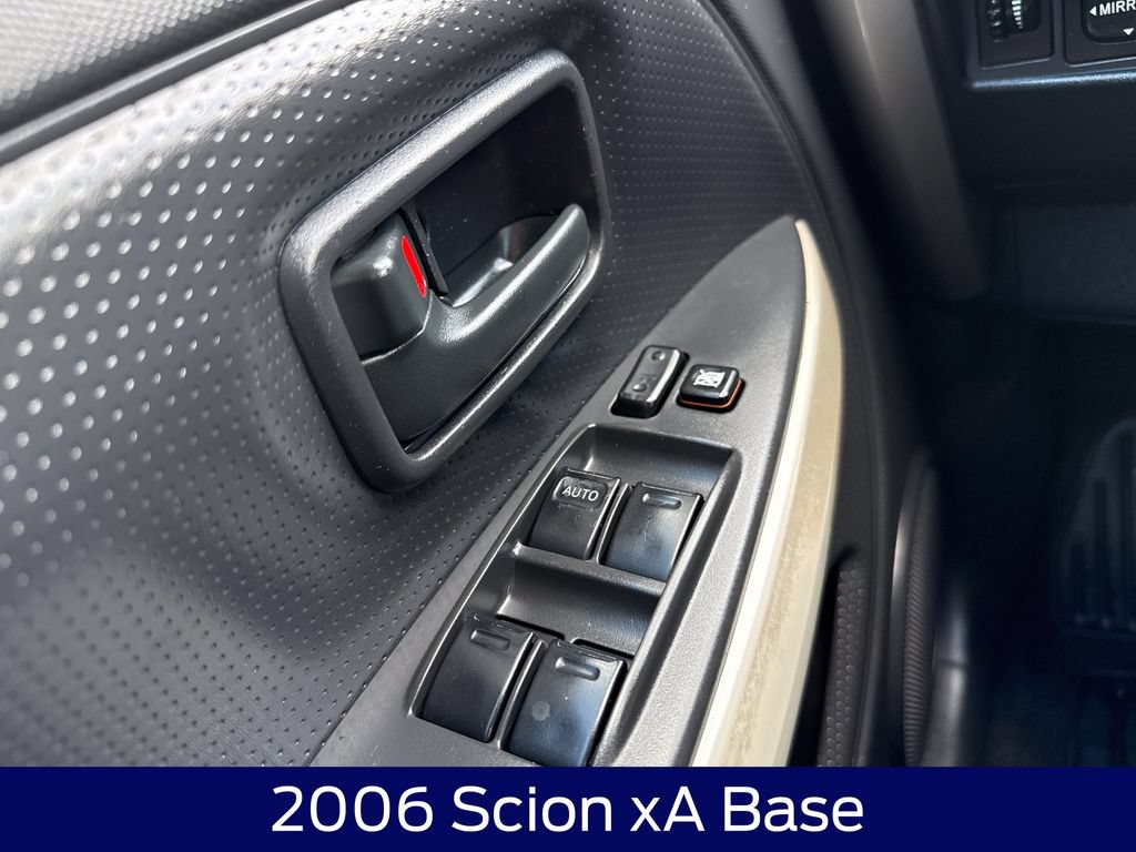 Used 2006 Scion xA FWD image 21