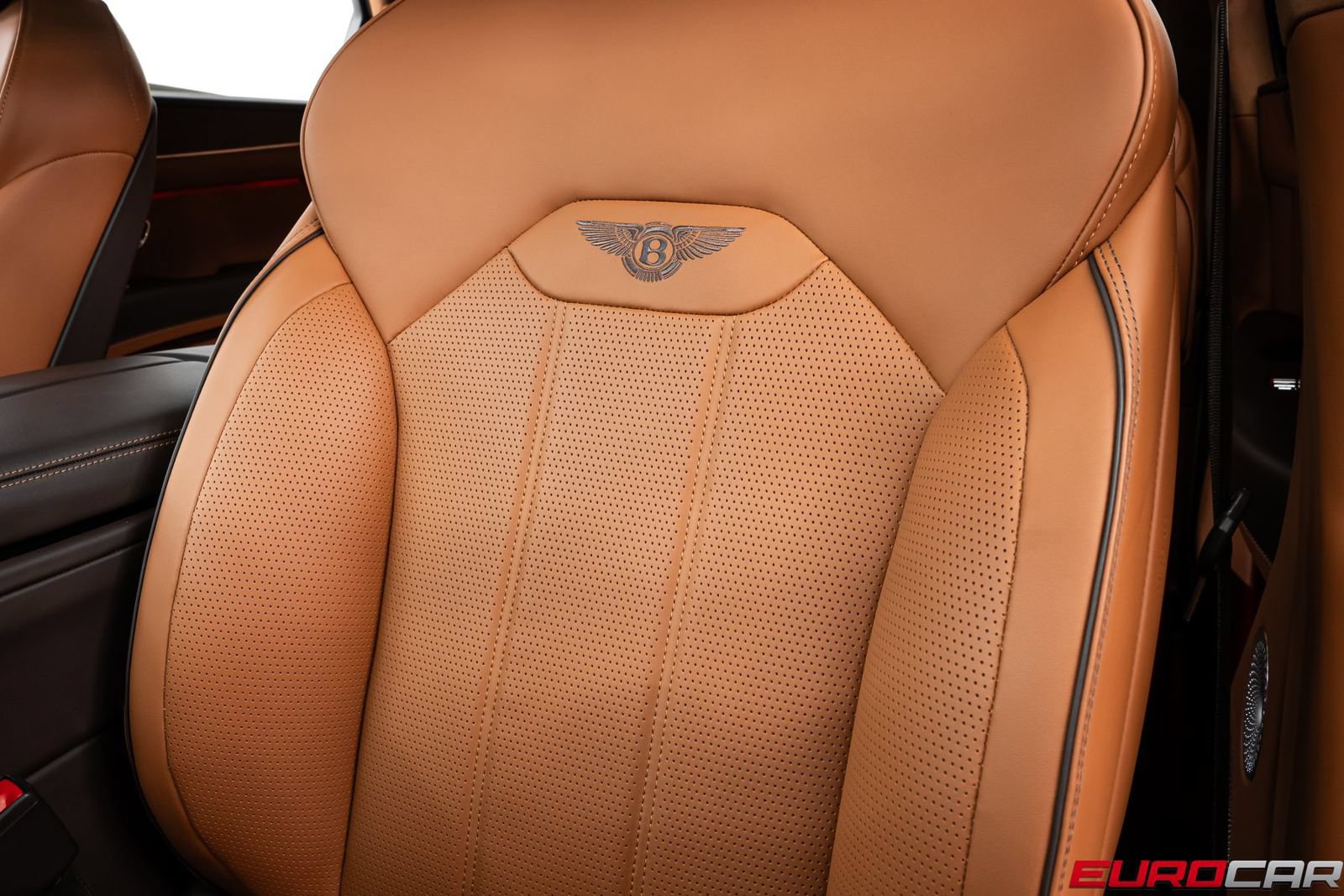 Used 2024 Bentley Bentayga AWD/4WD image 41