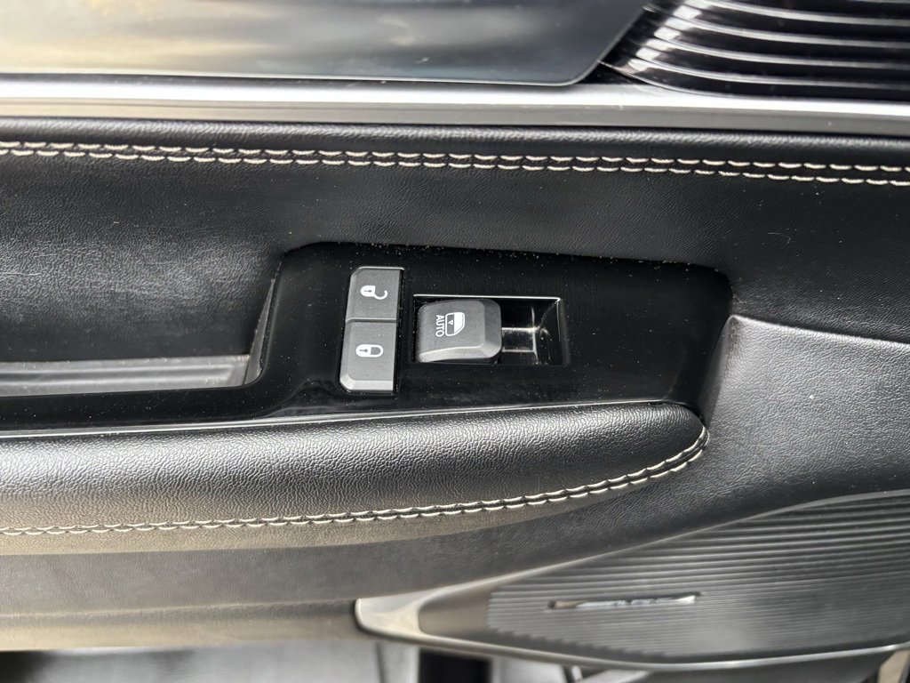 Used 2024 Jeep Wagoneer L Series II w/ Flexible Seating Group image 21